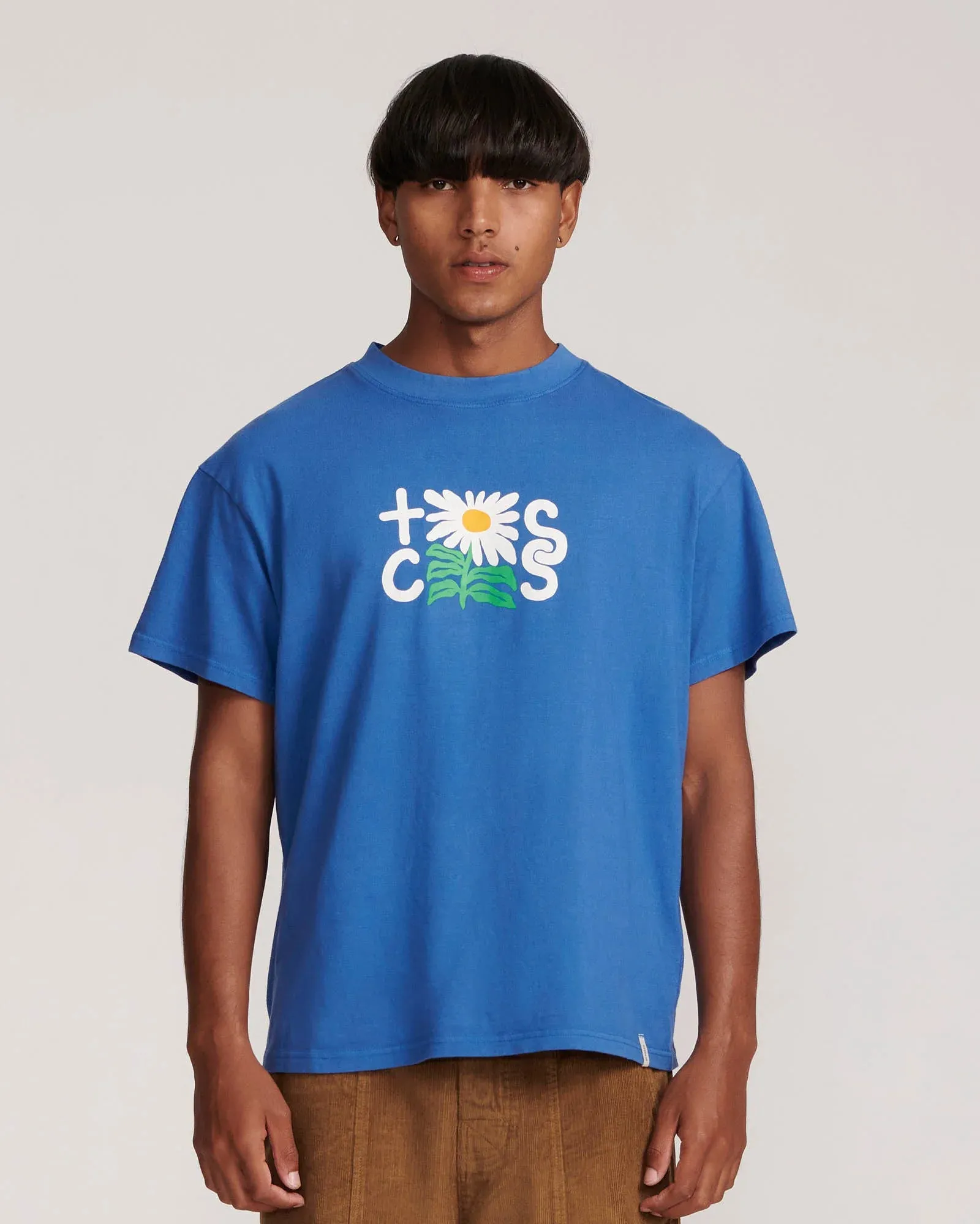 Sure! Heres an optimized product title with descriptive modifiers:

Calen Cobalt Blue Placement Tee for Men - Stylish Graphic T-Shirt