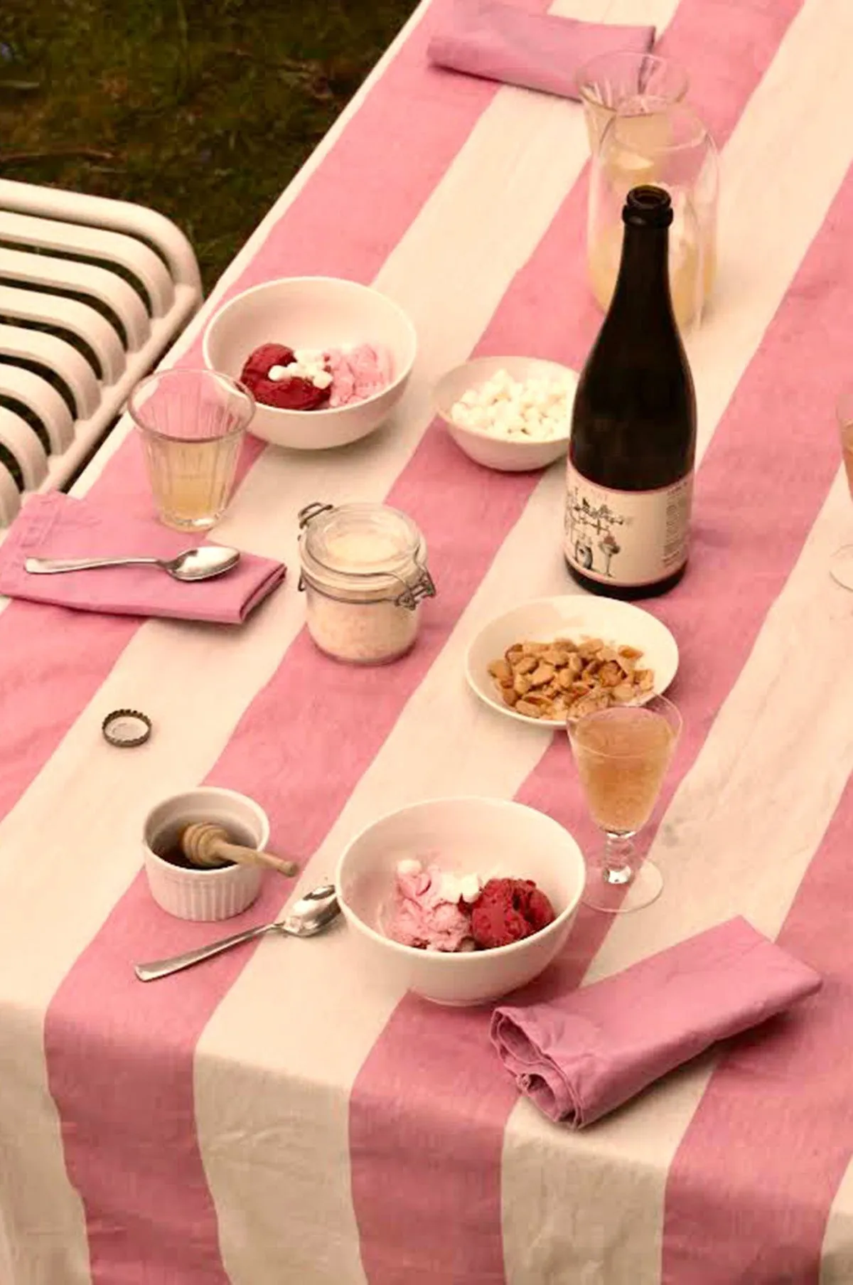 Gaia Table Cloth 250cm