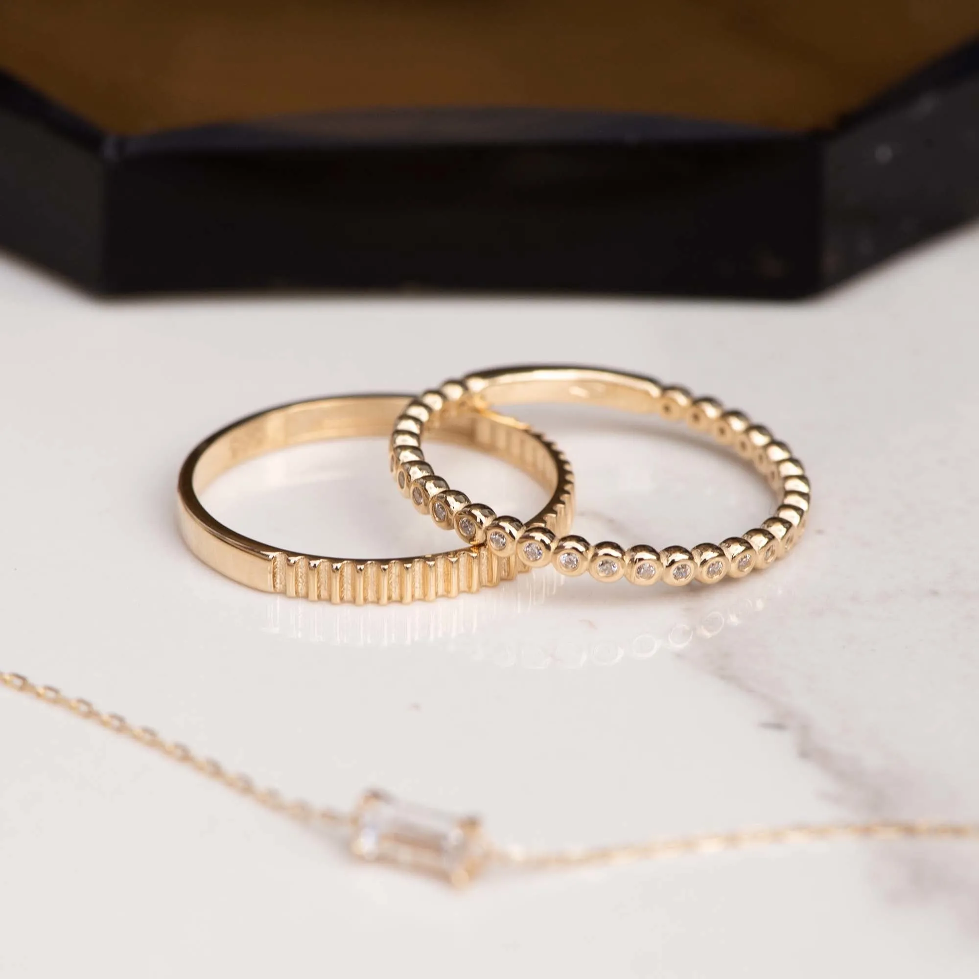 Rivoli L'Abbaye 14 karat gold ring ribbed